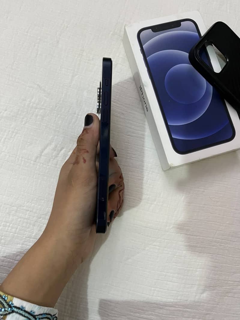 Apple iPhone 12 0