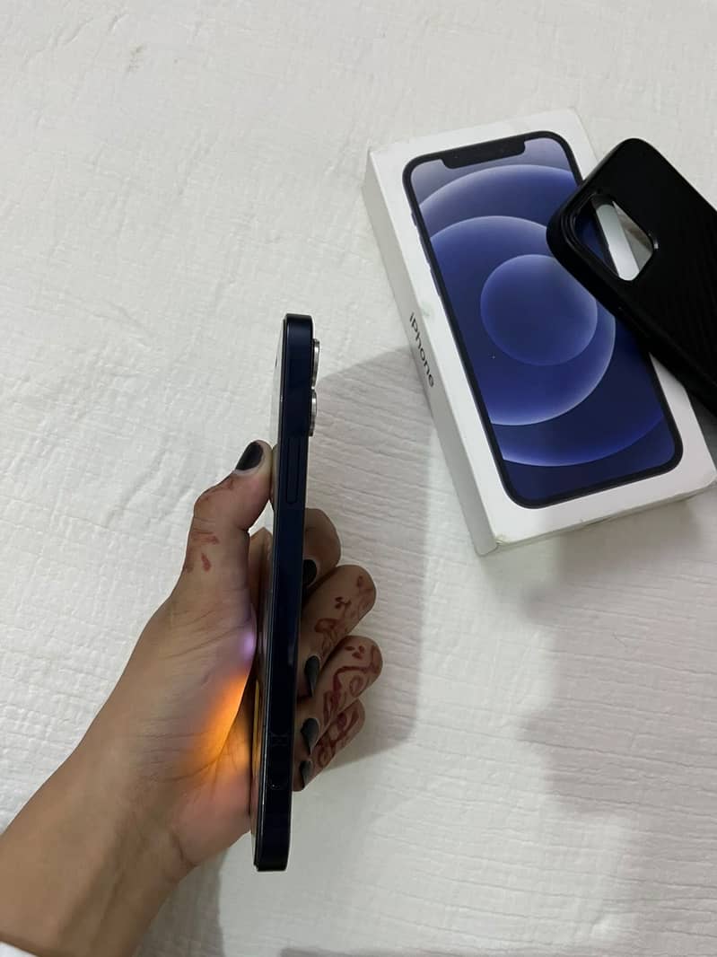 Apple iPhone 12 2