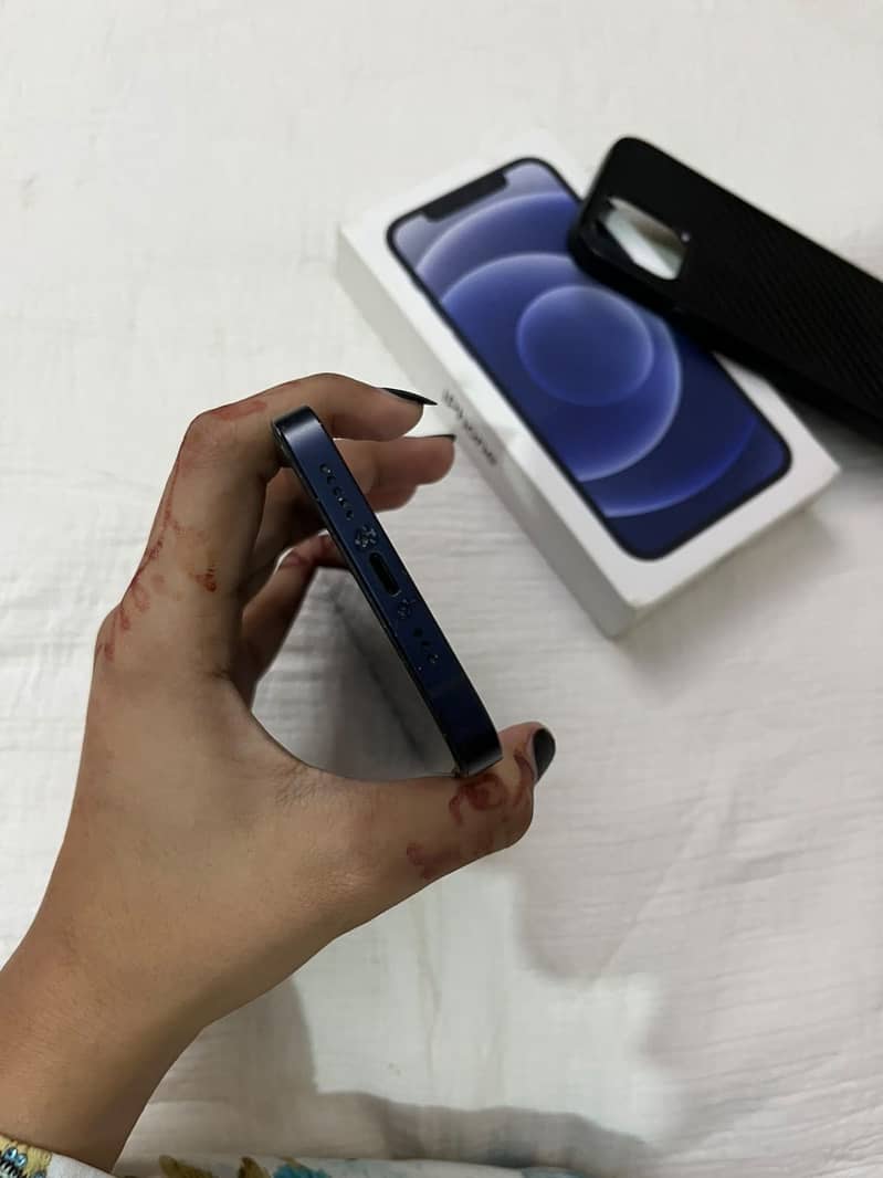 Apple iPhone 12 6