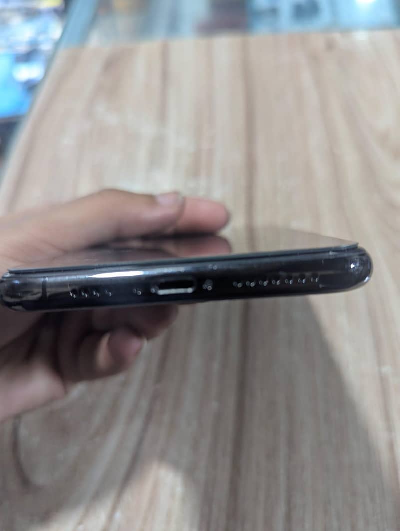 Apple iPhone 11 Pro Max 0