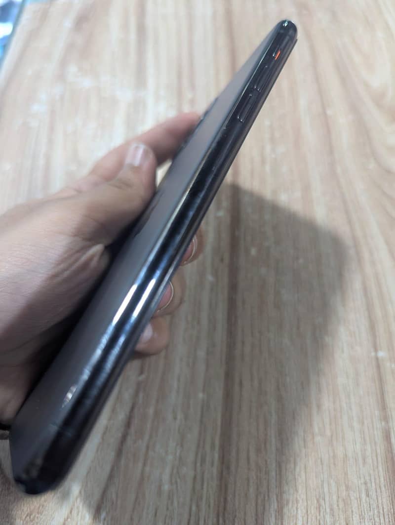 Apple iPhone 11 Pro Max 3