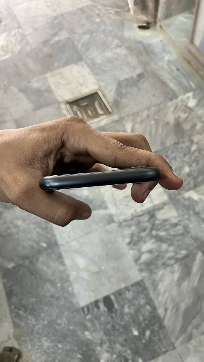 Apple iPhone 11 5