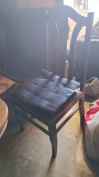 Dining table with 6 chair 
