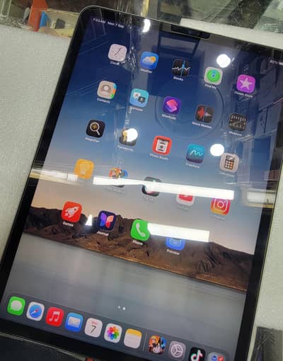 ipad pro M2 cellular +wifi