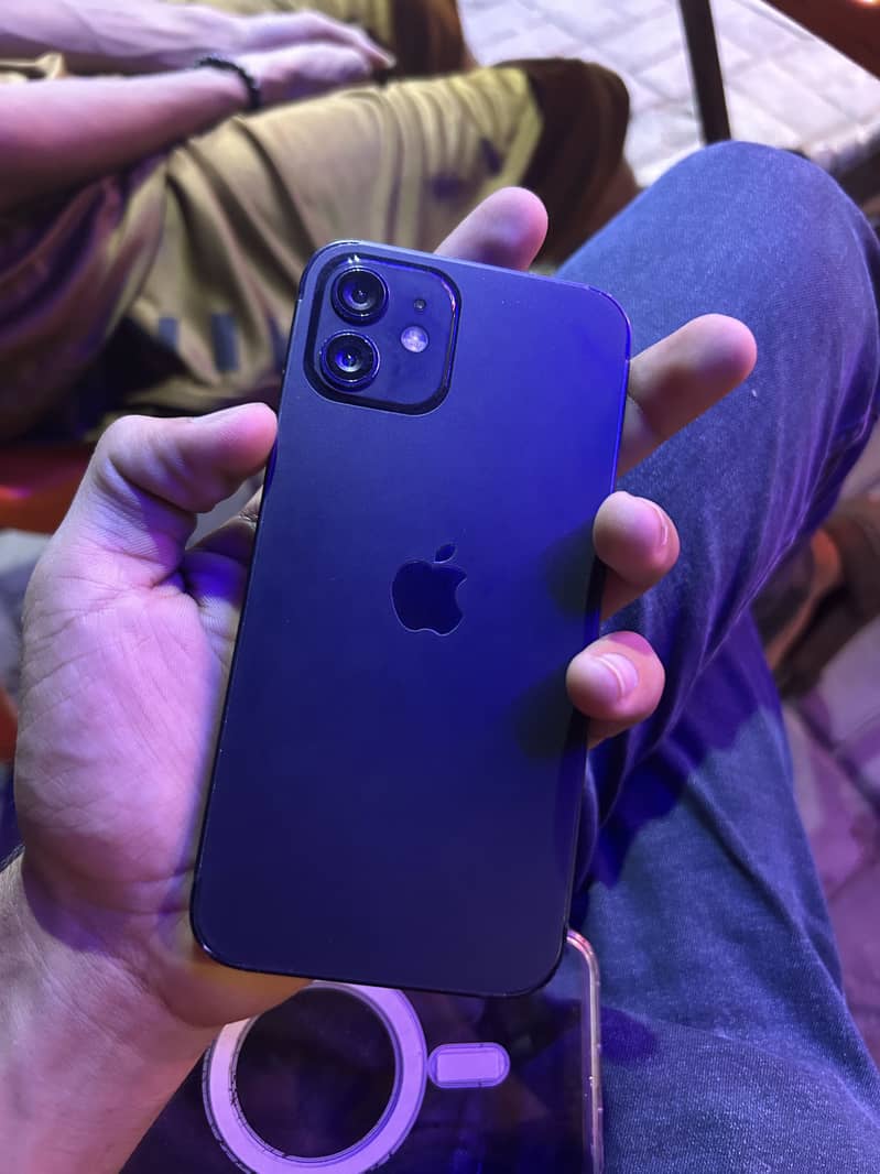 Apple iPhone 12 0