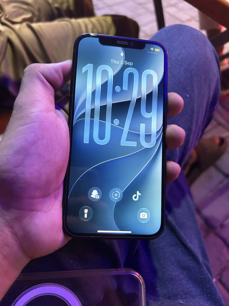 Apple iPhone 12 2