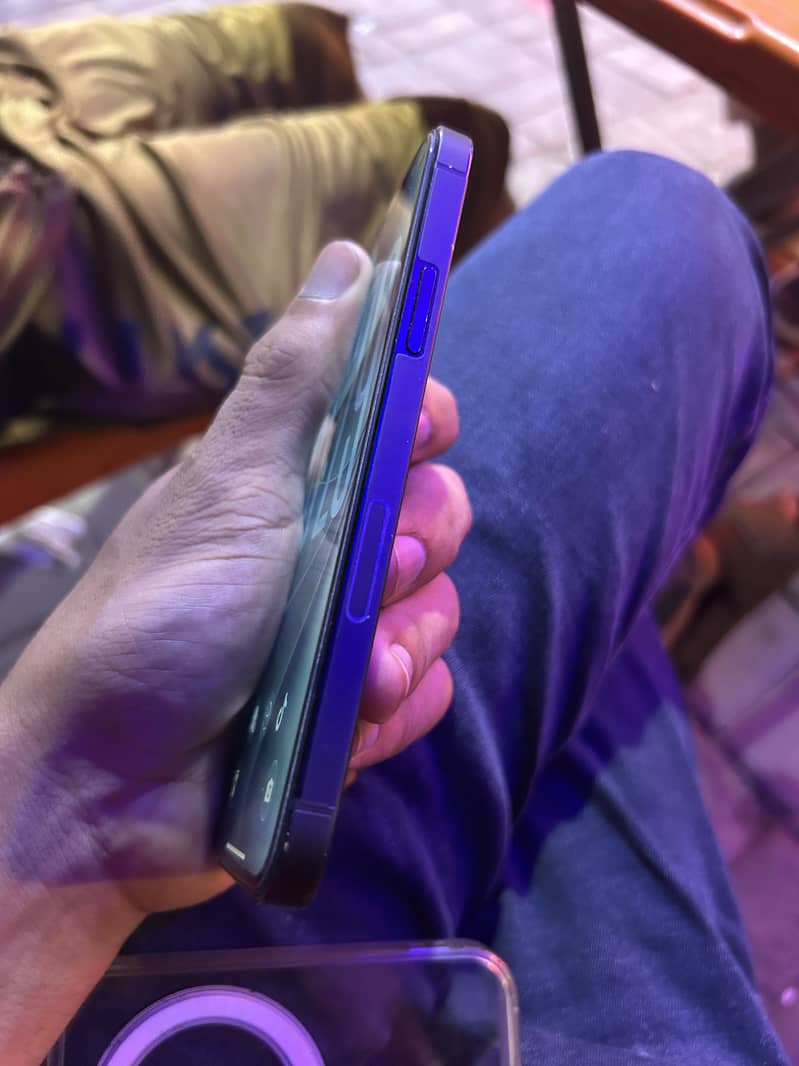 Apple iPhone 12 5