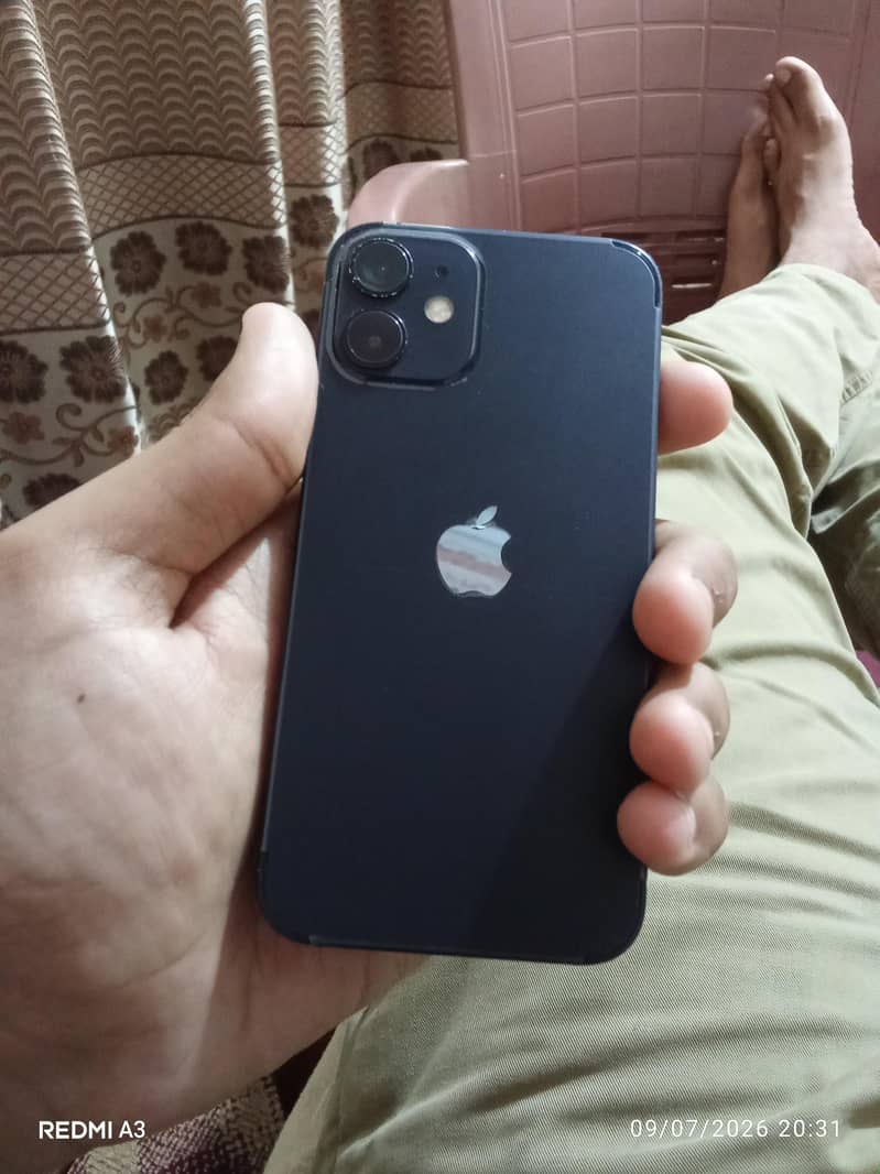 Apple iPhone 12 mini 0
