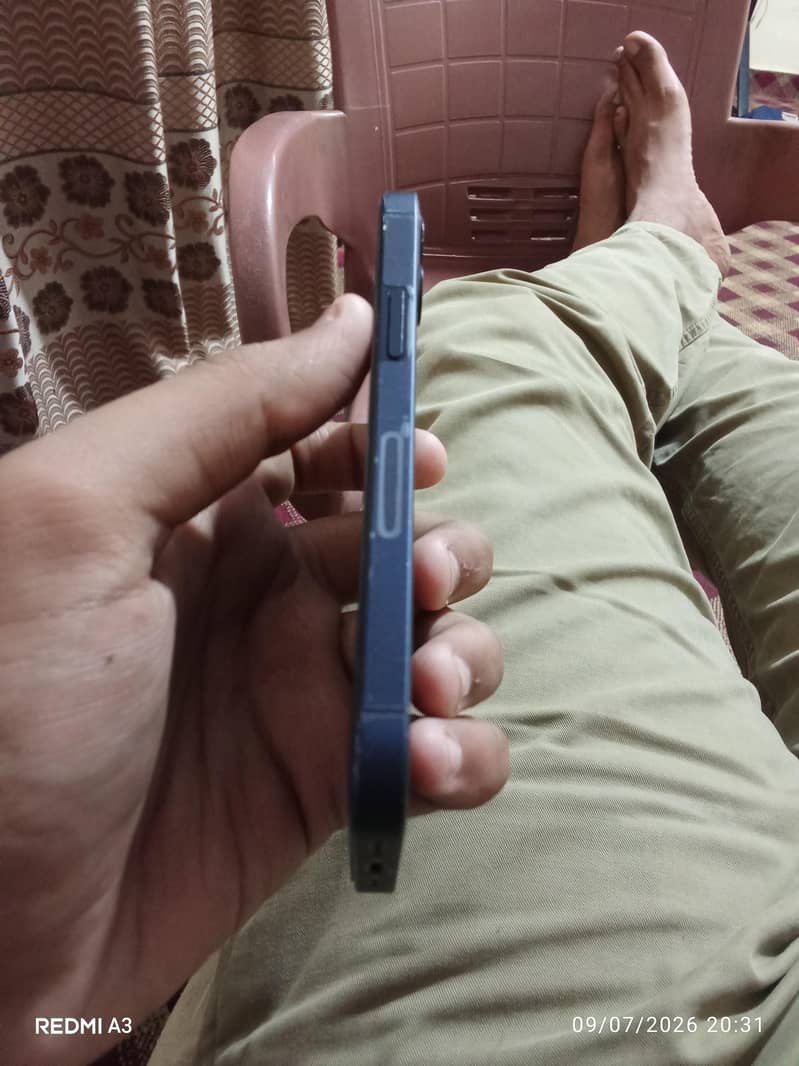 Apple iPhone 12 mini 1