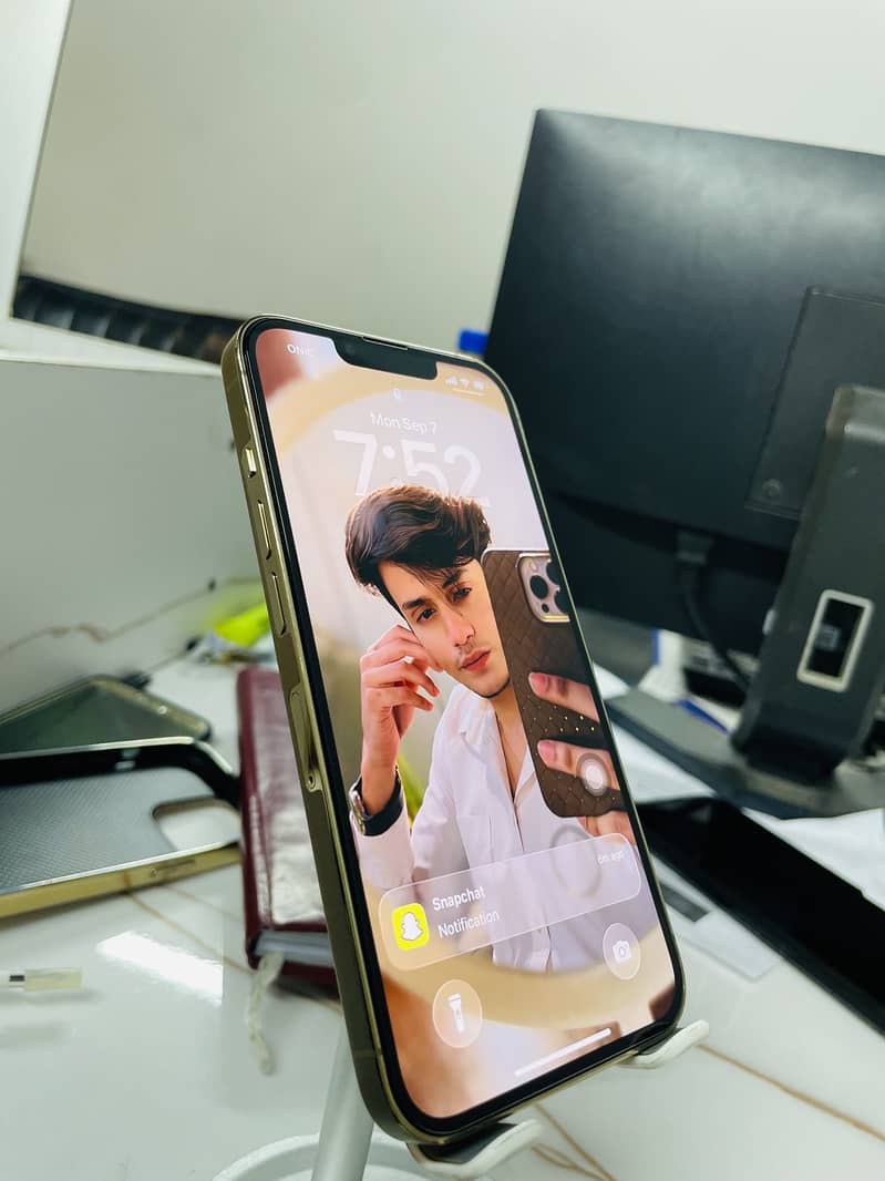 Apple iPhone 13 Pro 1