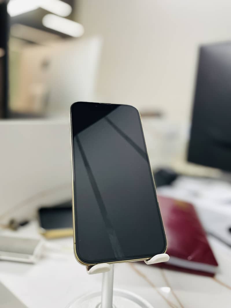 Apple iPhone 13 Pro 2