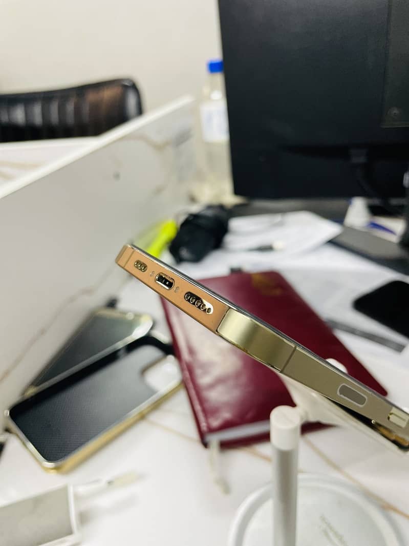 Apple iPhone 13 Pro 4