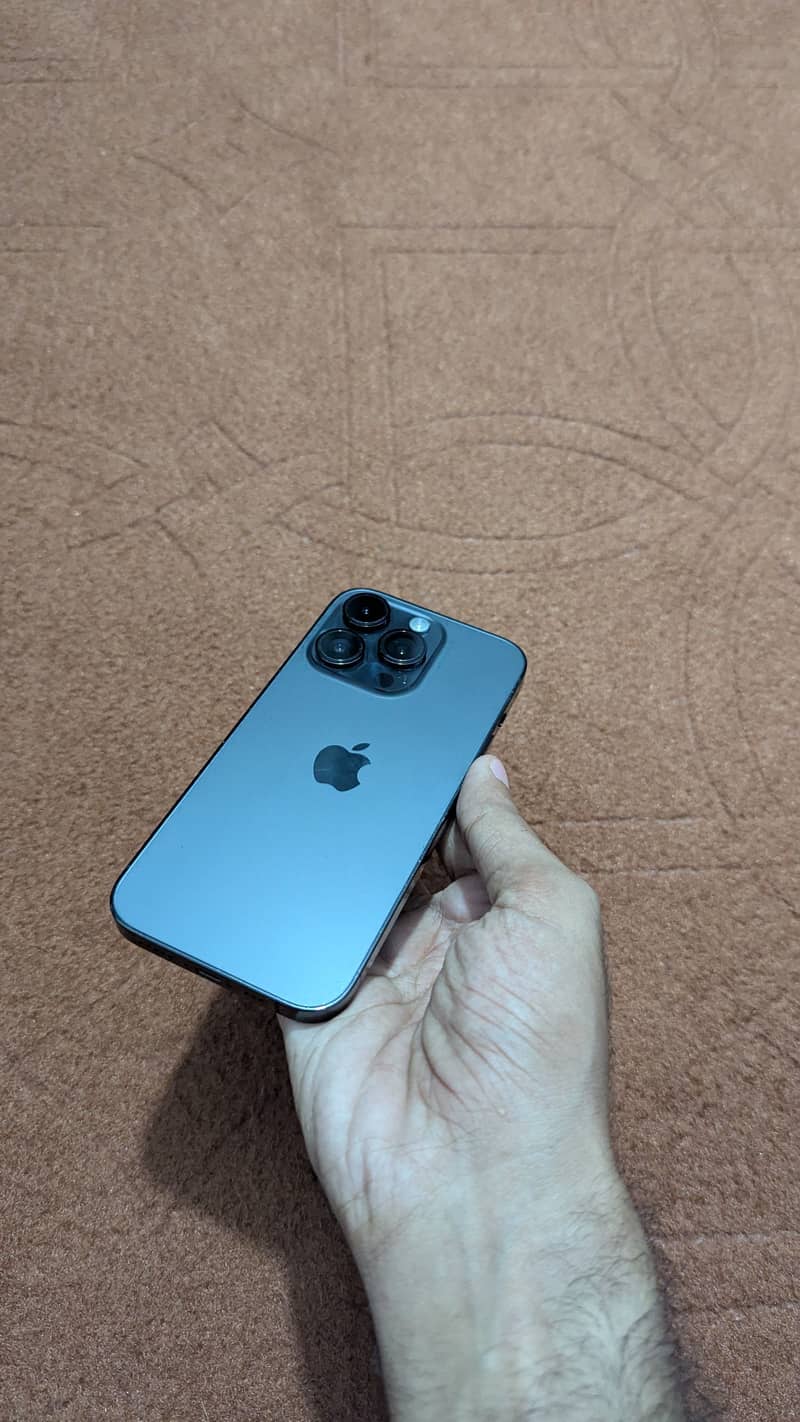 Apple iPhone 14 Pro 0