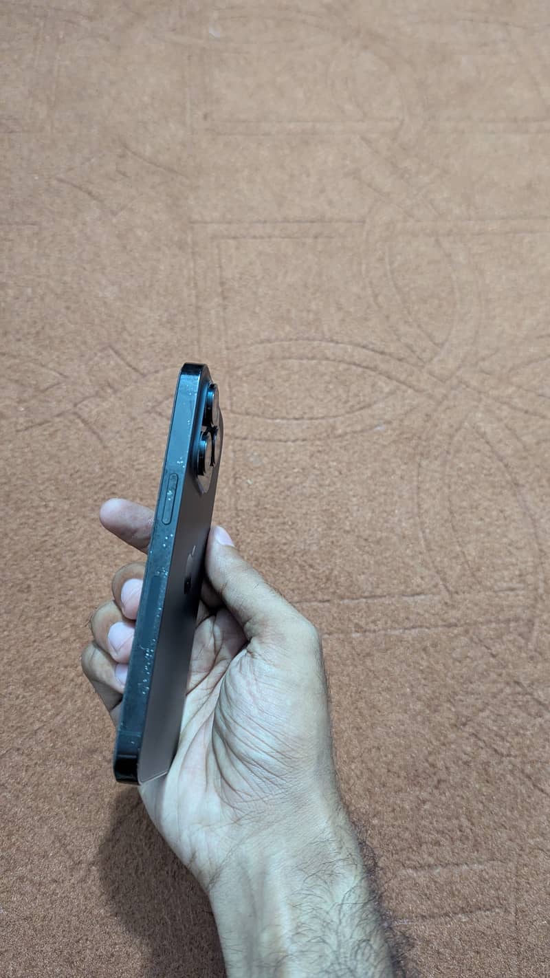 Apple iPhone 14 Pro 2