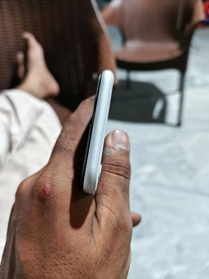 Apple iPhone SE 3