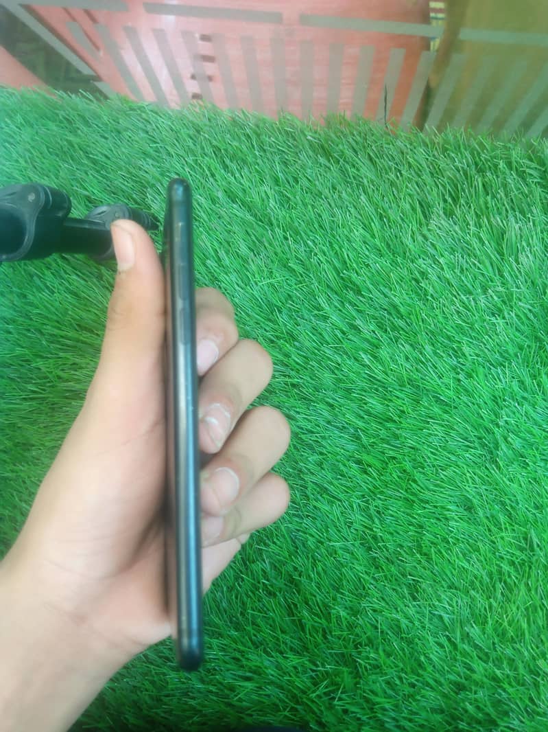 Apple iPhone 7 2
