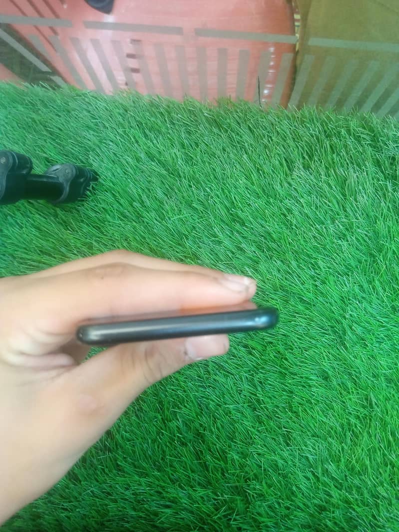 Apple iPhone 7 3
