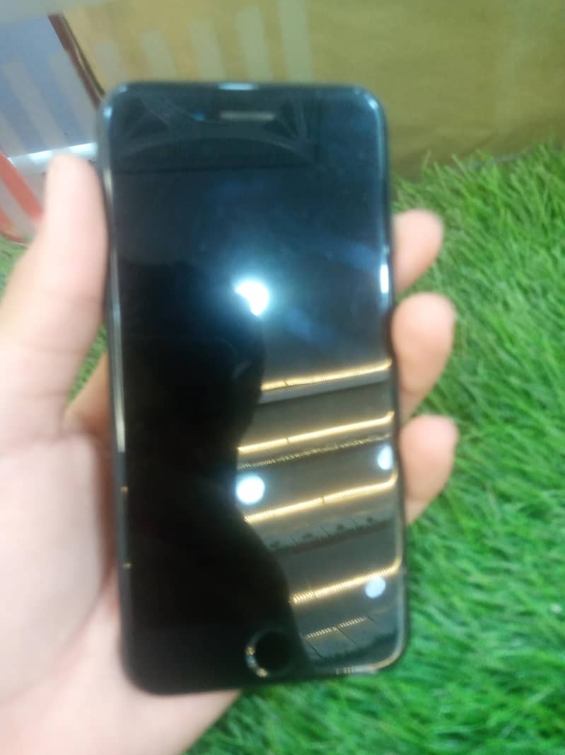 Apple iPhone 7 7