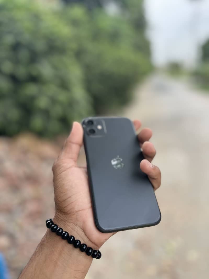 Apple iPhone 11 0