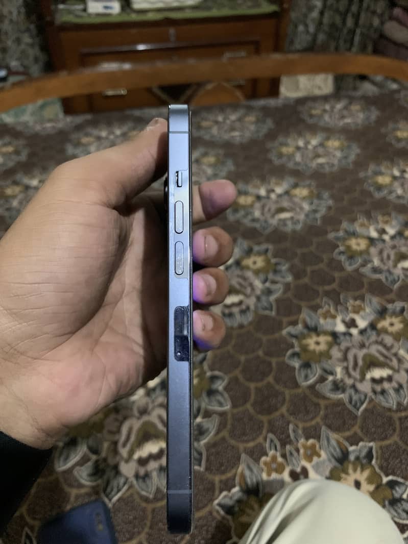 Apple iPhone 13 Pro 1