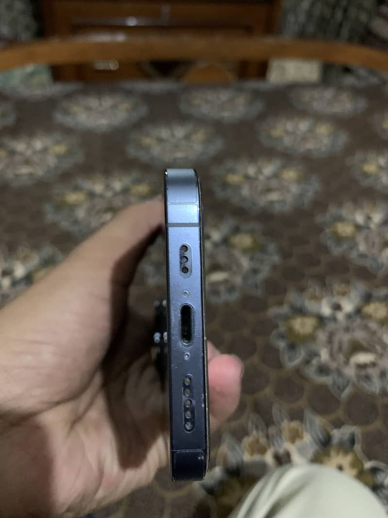 Apple iPhone 13 Pro 2