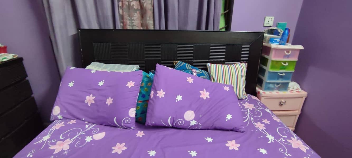 Queen Bed with two side tables with light inside 1