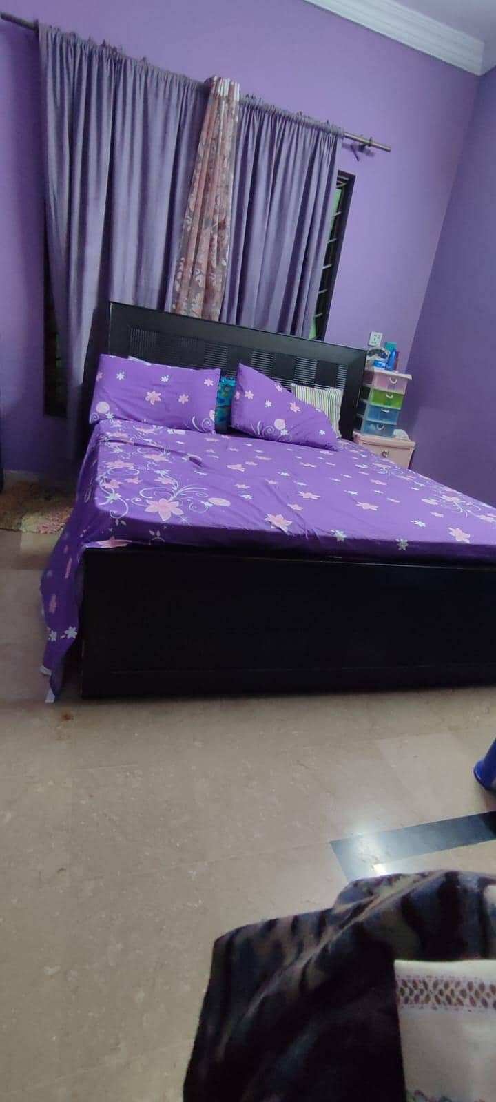 Queen Bed with two side tables with light inside 2