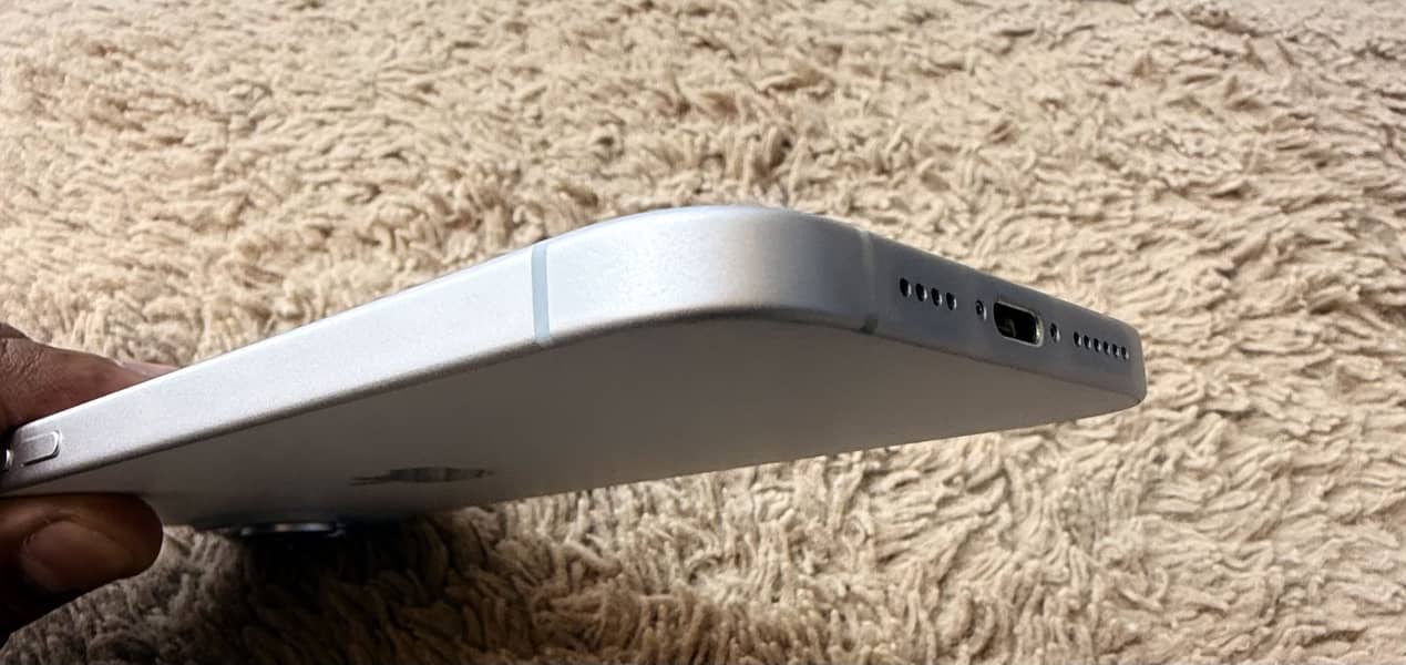 Apple iPhone 15 plus 2