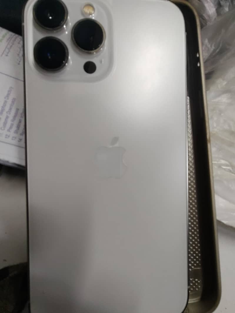 Apple iPhone 13 Pro Max 4