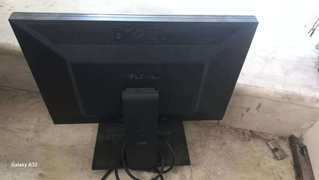 Dell LCd 17" 0