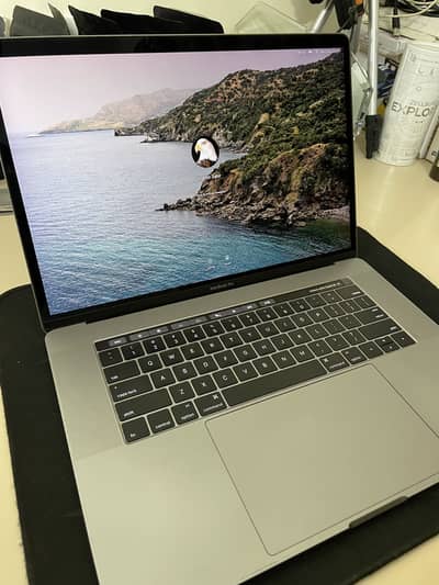 Macbook Pro 16 / 512 GB + 2 GB Graphics