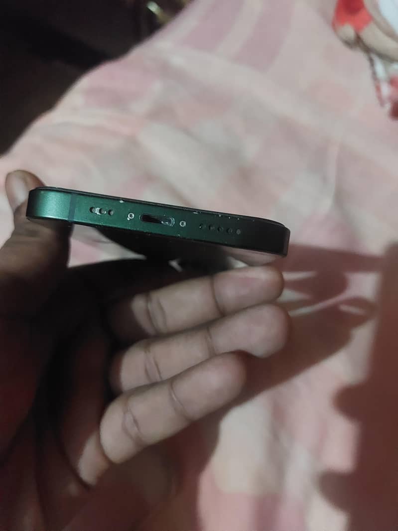 Apple iPhone 13 1