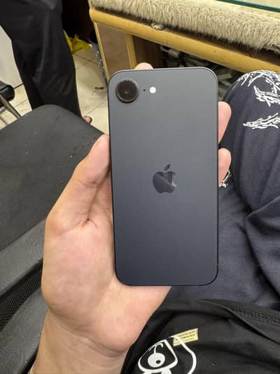 Apple iPhone 16e