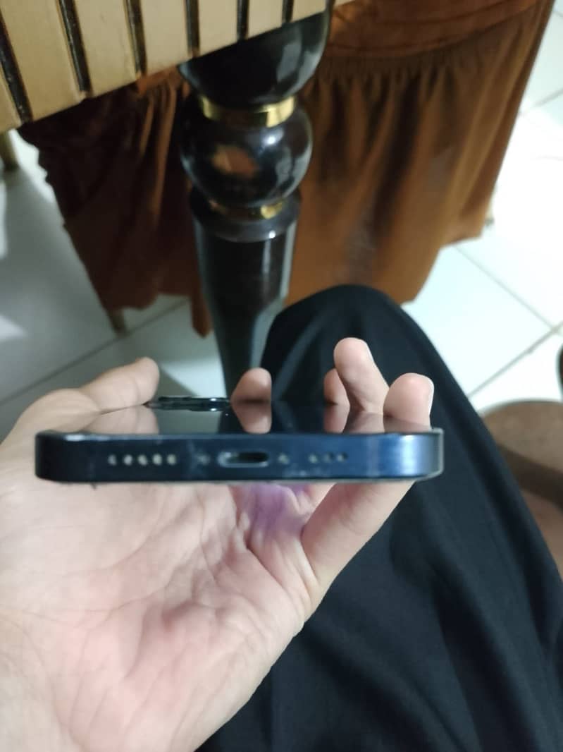 Apple iPhone 13 1
