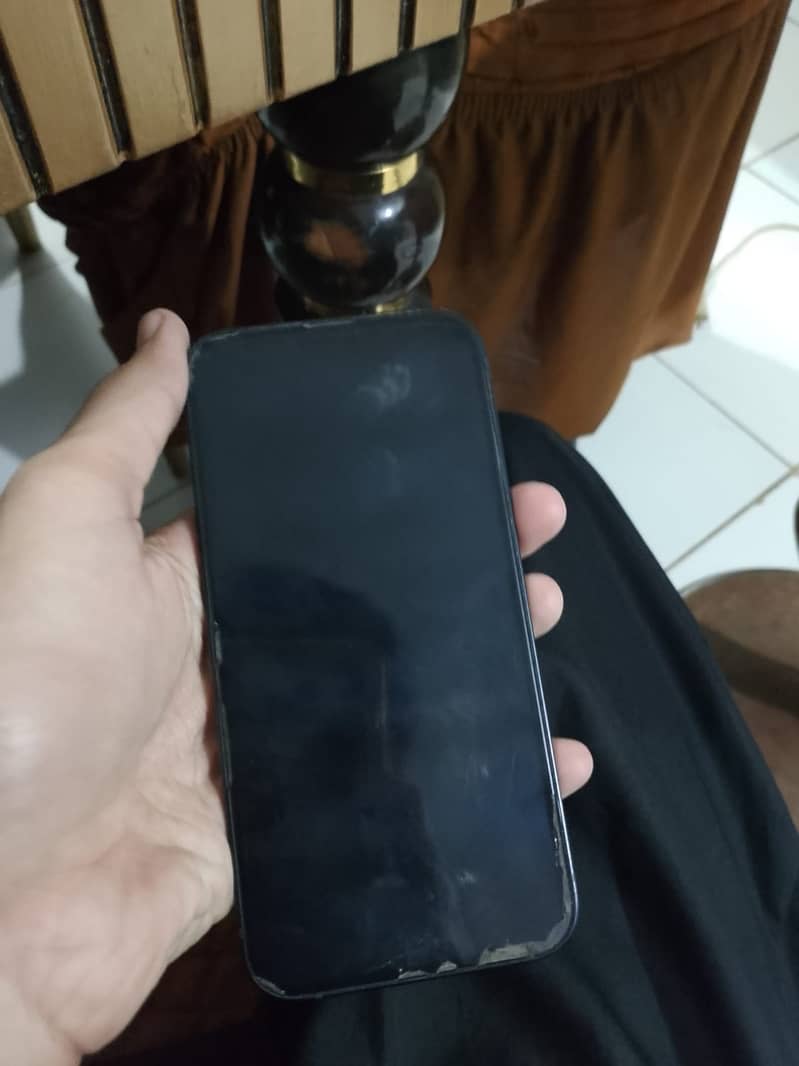 Apple iPhone 13 2