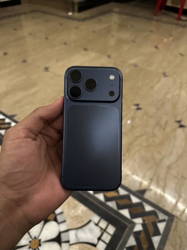 Apple iPhone 17 Pro 0