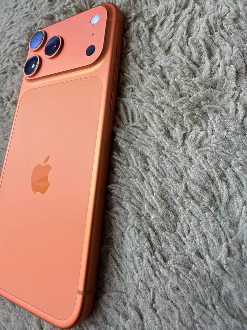 Apple iPhone 17 Pro Max 0