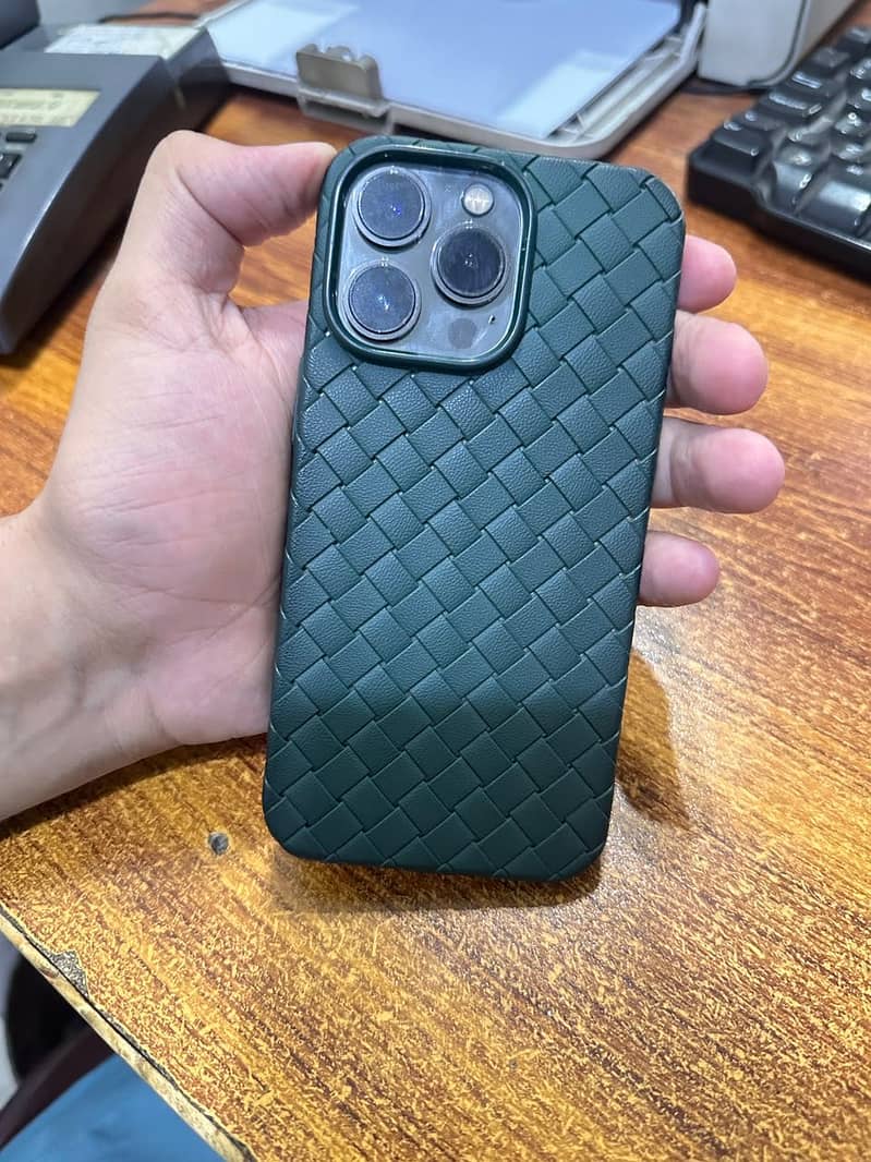 Apple iPhone 13 Pro 0