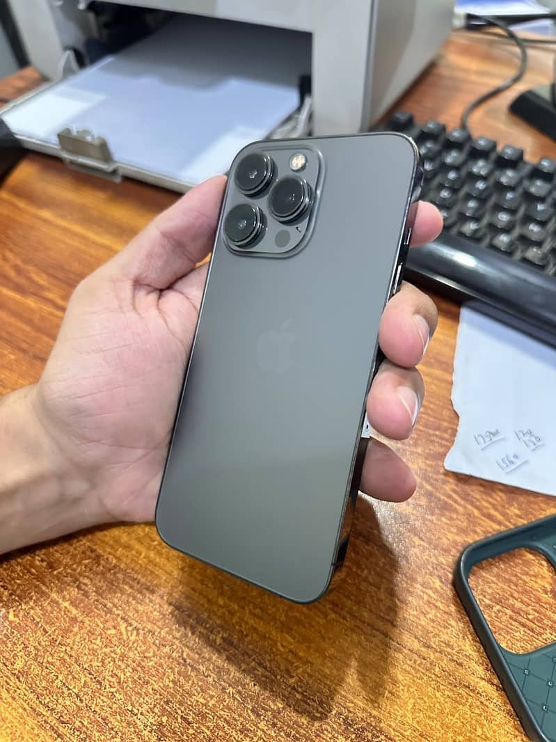 Apple iPhone 13 Pro 1
