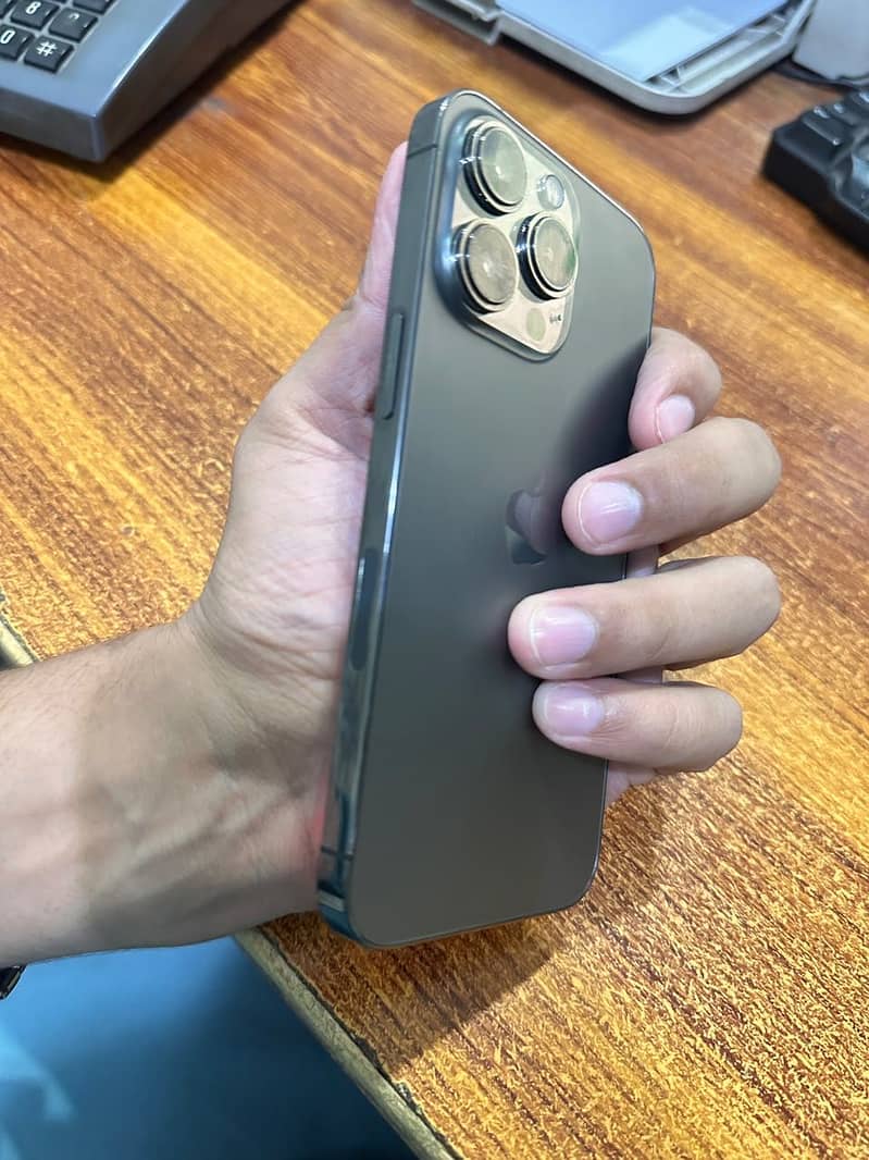 Apple iPhone 13 Pro 3