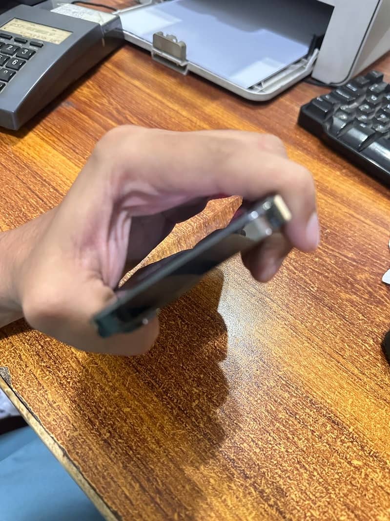 Apple iPhone 13 Pro 8