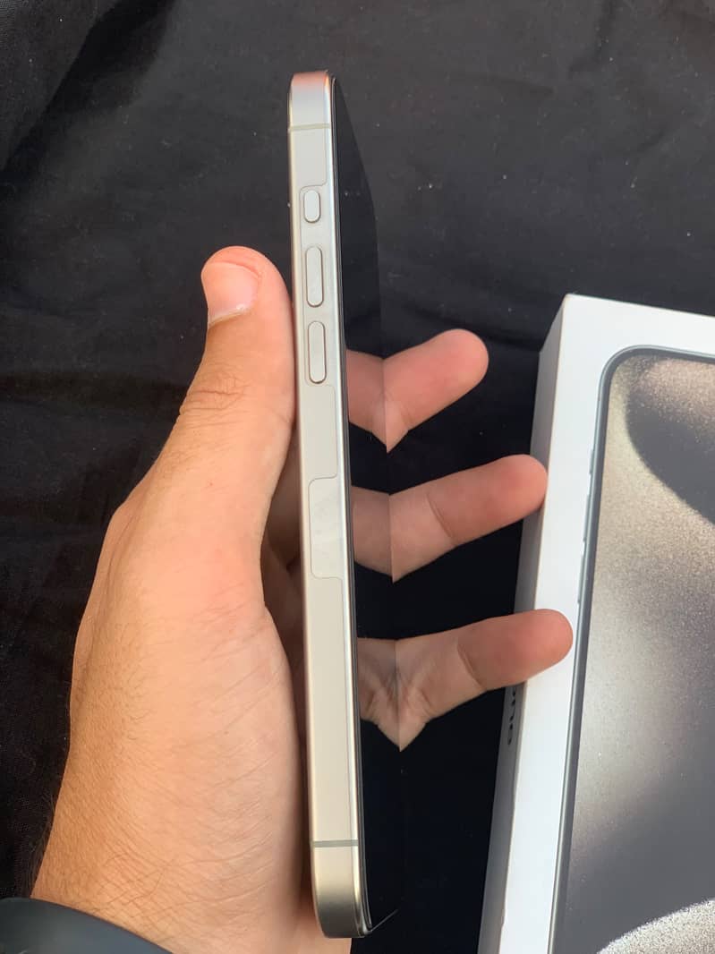 Apple iPhone 15 Pro Max 1