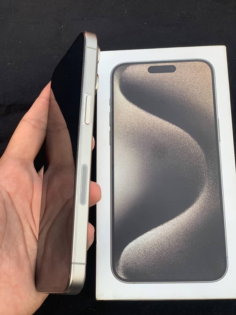 Apple iPhone 15 Pro Max 2