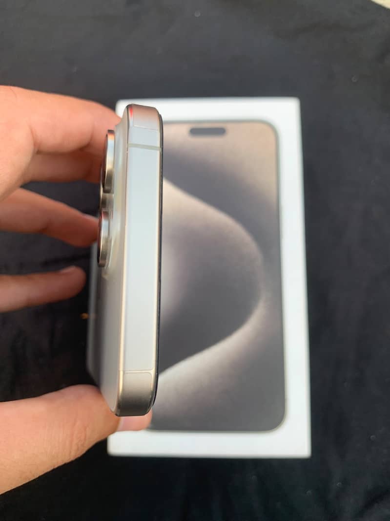 Apple iPhone 15 Pro Max 3