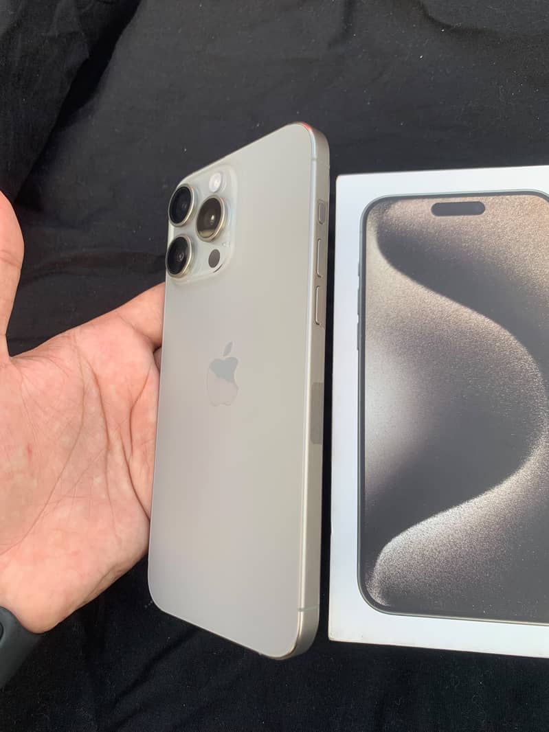 Apple iPhone 15 Pro Max 5