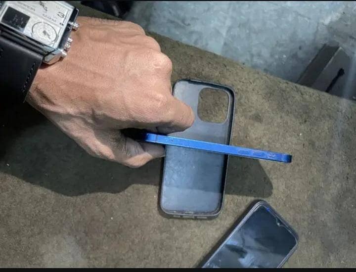 Apple iPhone 12 1