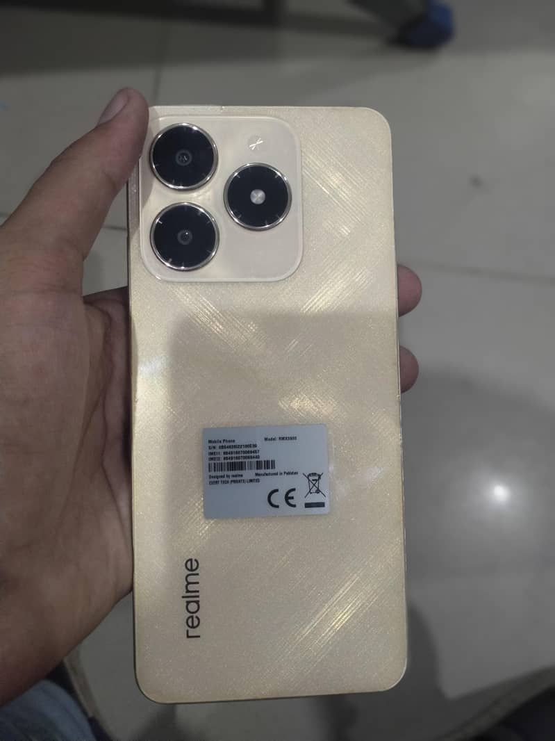 Realme C61 0