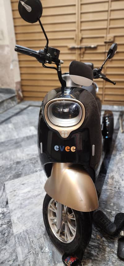 EVEE NISA 3Wheel applied for scooty for sale