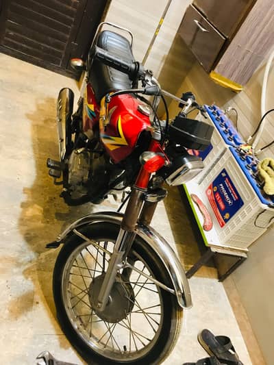 United 125