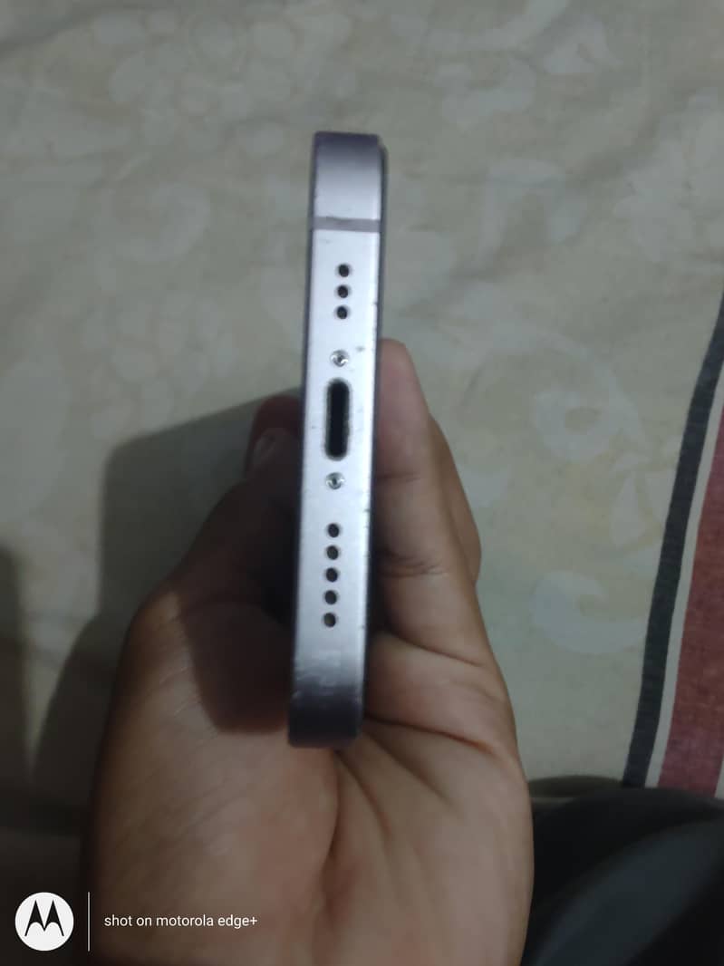 Apple iPhone 14 4